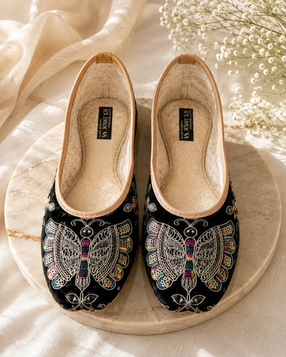 Black Multicolor Embroidered Jutti