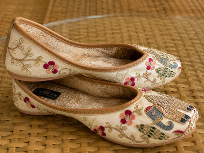 The Chits Ivory Peacock Hand-Embroidered Women's Jutti